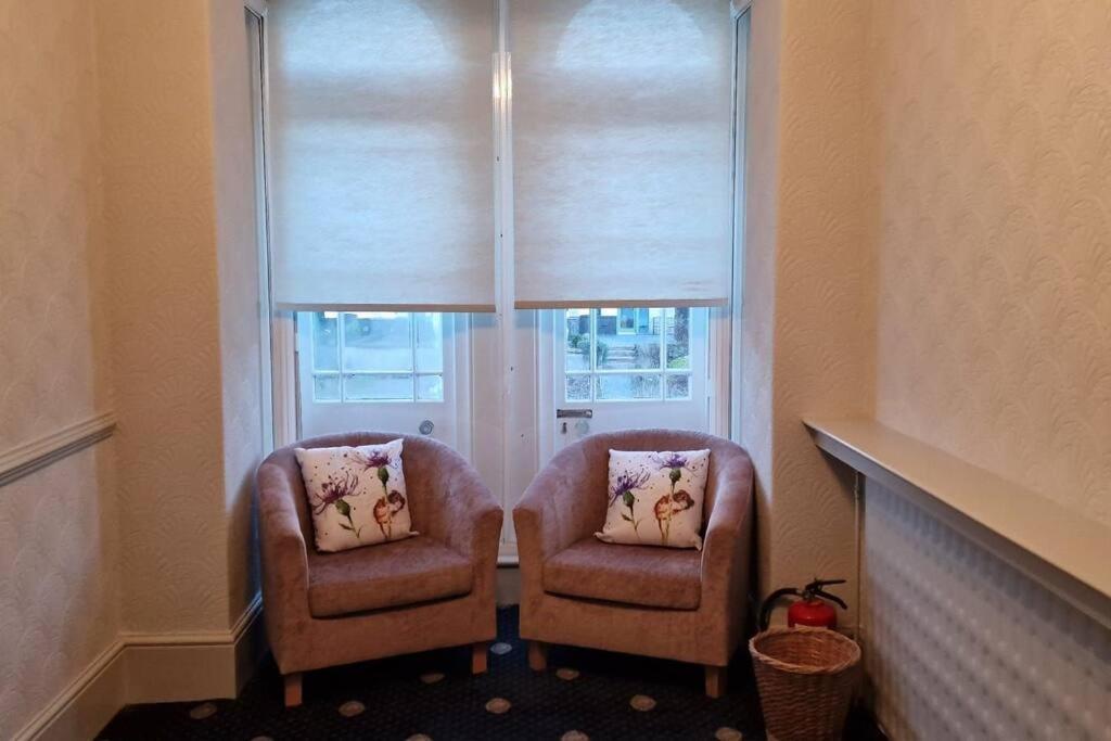 Hazeldene Hotel Aberaeron Buitenkant foto